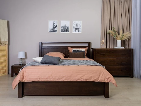 Бежевая кровать Fiord - Кровать из массива с декоративной резкой в изголовье.